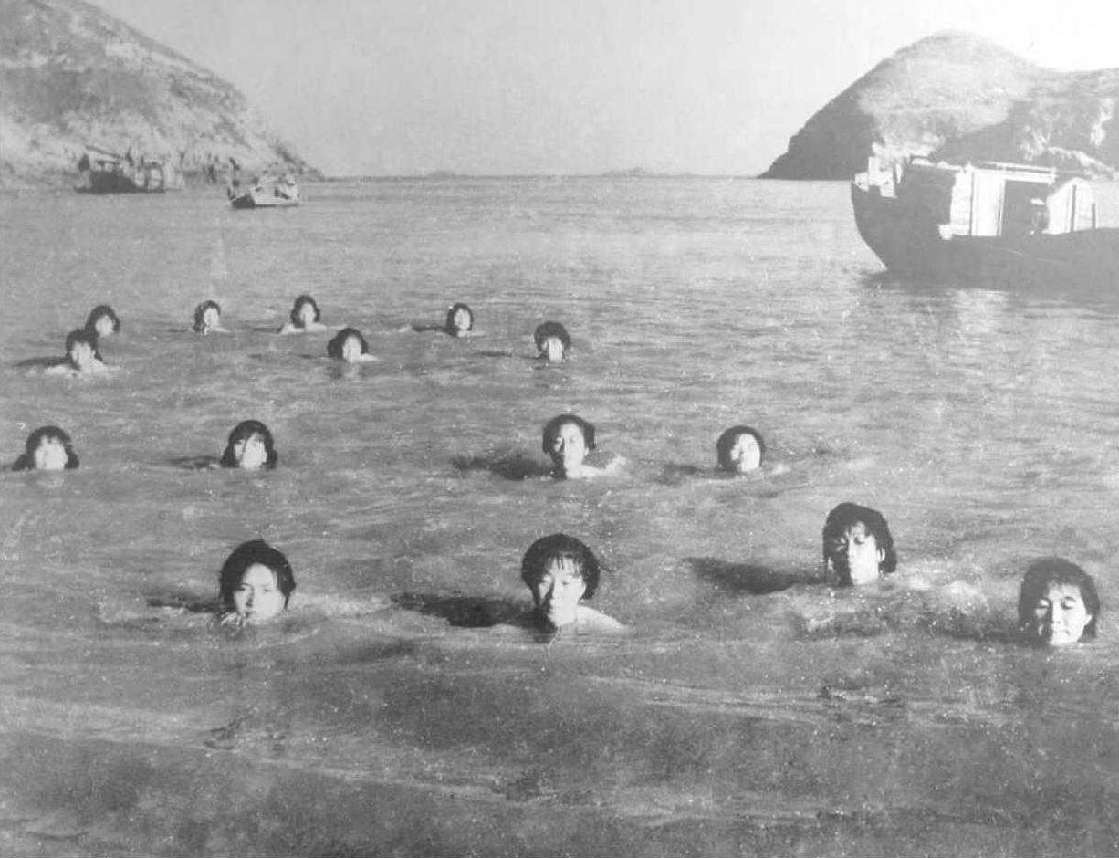 女民兵的游泳情缘